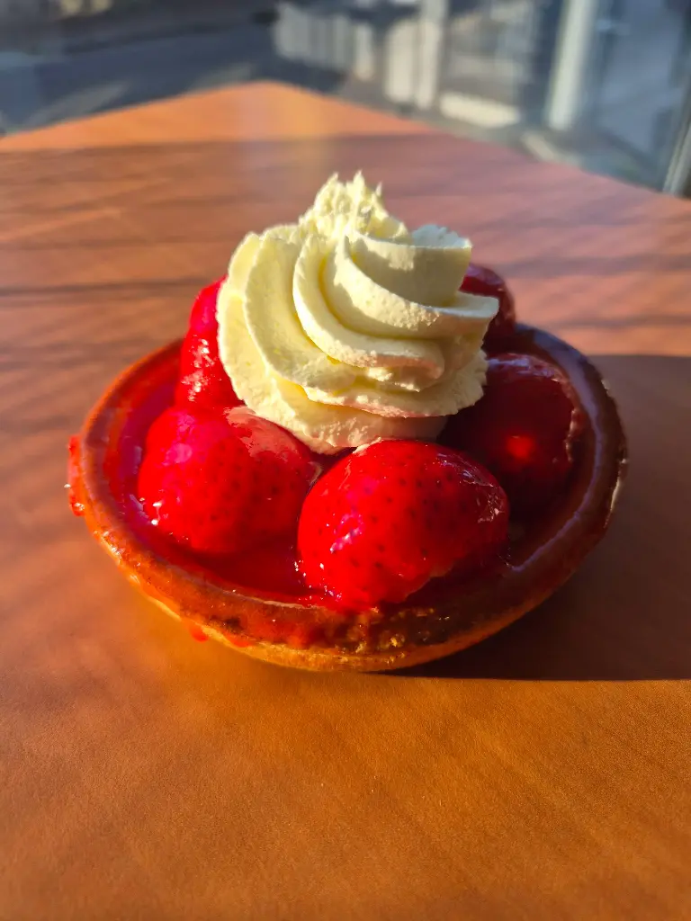 Aardbeien vlaaitje eenpersoons + slagroom